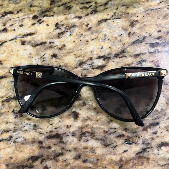 Versace Sunglasses - Picture 4 of 4